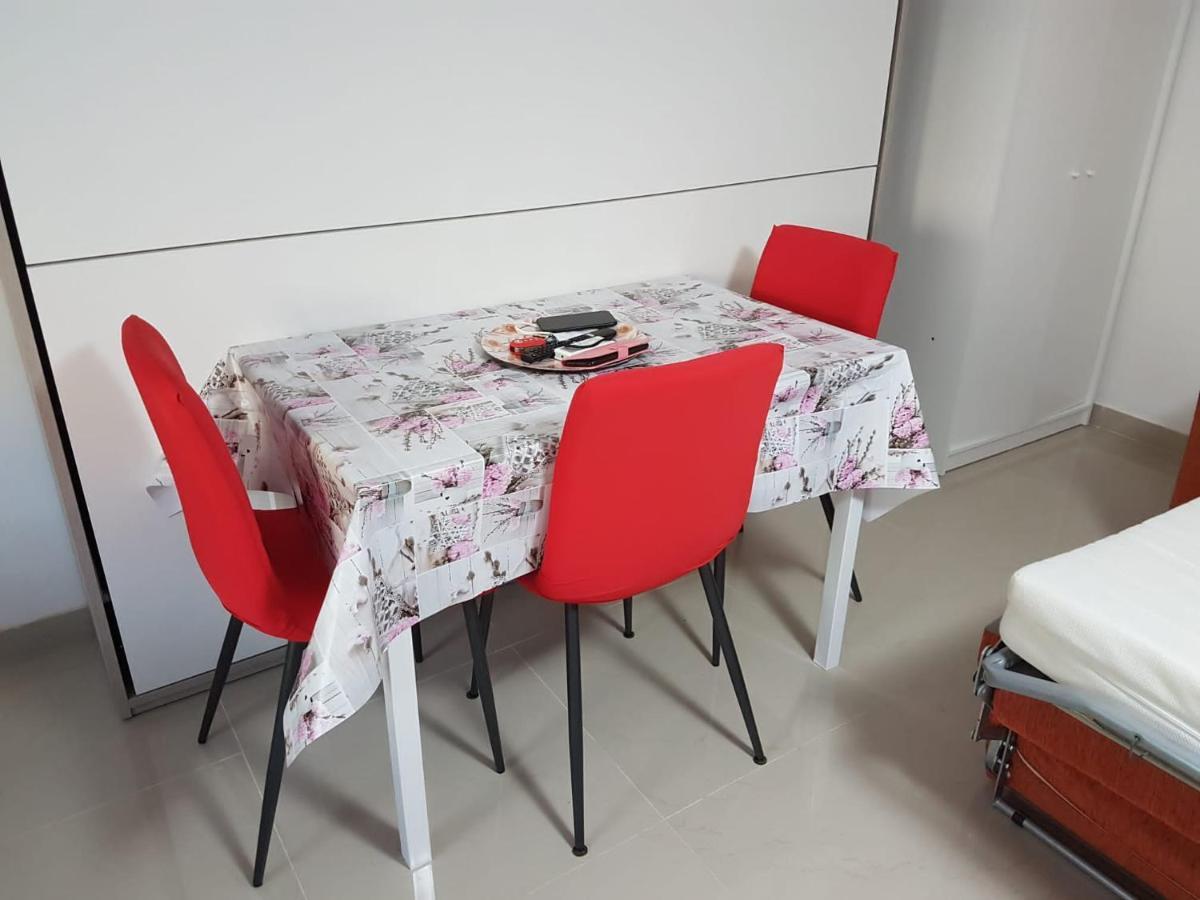Apartament Sole...Mare...E...Spiaggie Bianche! Vada Zewnętrze zdjęcie