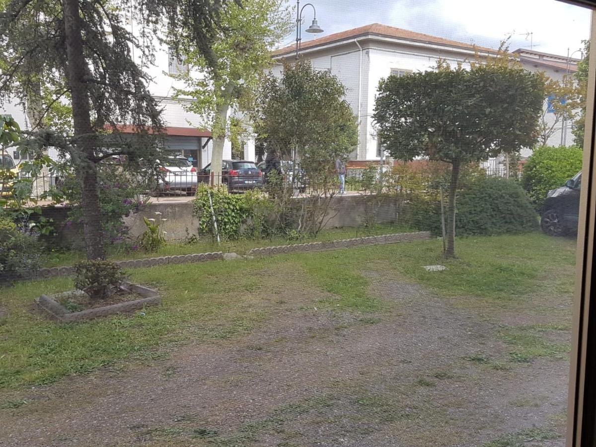Apartament Sole...Mare...E...Spiaggie Bianche! Vada Zewnętrze zdjęcie