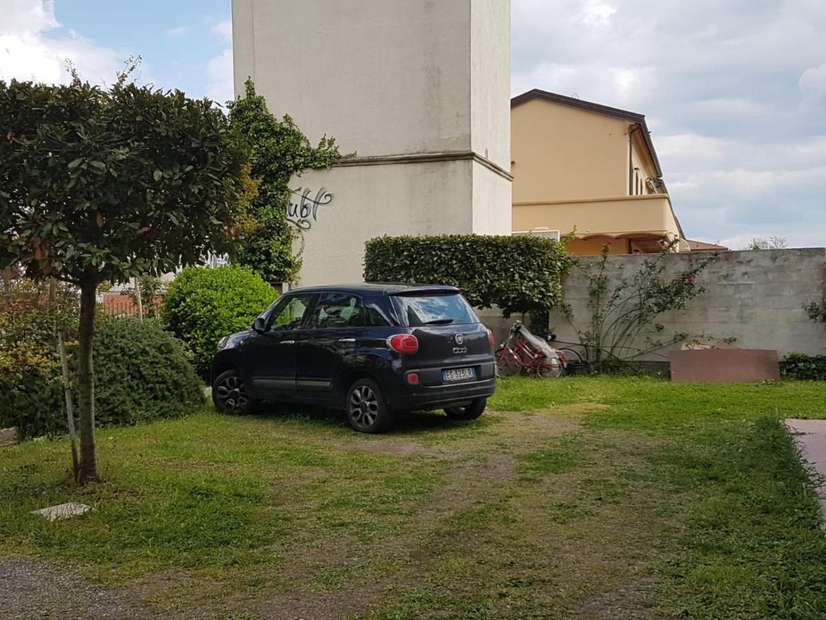 Apartament Sole...Mare...E...Spiaggie Bianche! Vada Zewnętrze zdjęcie