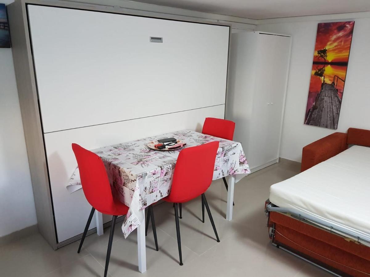 Apartament Sole...Mare...E...Spiaggie Bianche! Vada Zewnętrze zdjęcie